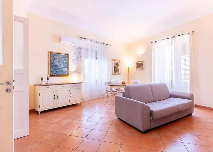 Viola'S Luxury House